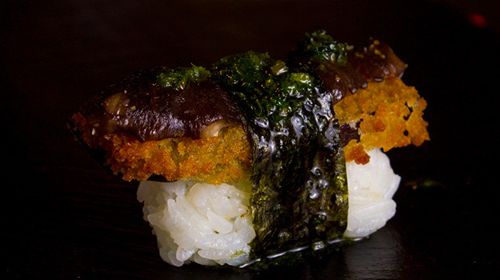 Nigiris de Berenjena Apanada y Hongo Shiitake